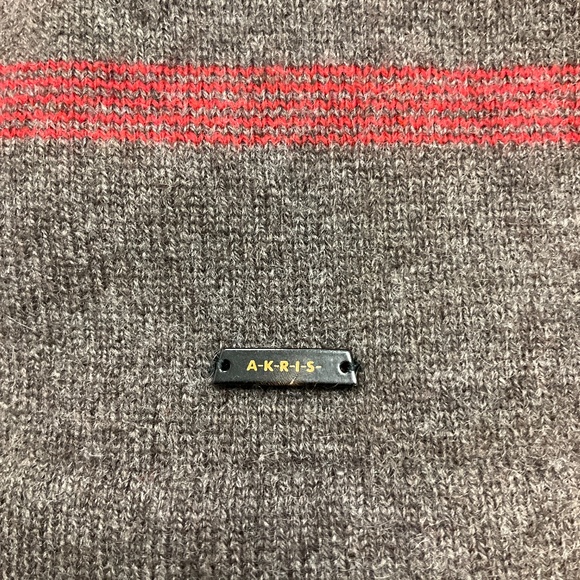 AKRIS BROWN / RED PLAID CASHMERE KNIT SWEATER - Picture 6 of 6